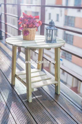 Mazais balkona galdiņš "Rīga"