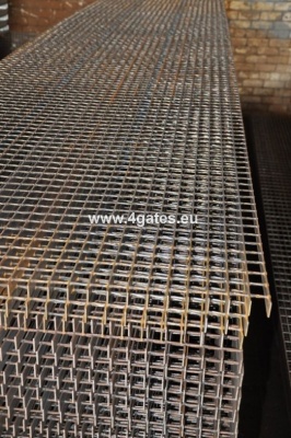 Black welded steel grating SP; 34x38/25x3; 6100x1000 mm