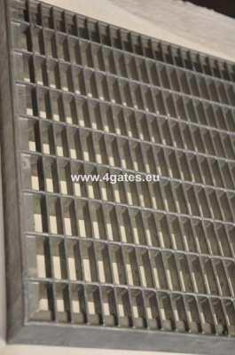 Galvanized pressed steel grating; 34x11/25x2; 1000x500 mm