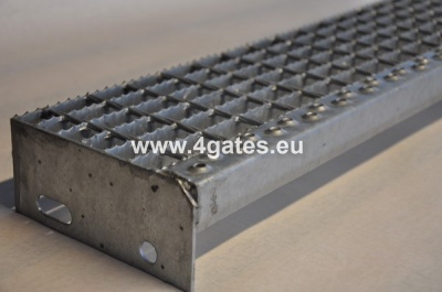 Galvanized steel stairtread SP S4; 22x38/30x2; 600x160 mm