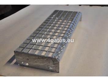 Galvanized steel stairtread SP; 34x38/30x2; 600x200 mm